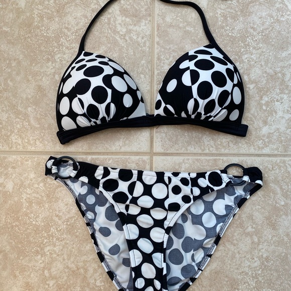 NWOT VENUS BIKINI - Picture 2 of 5